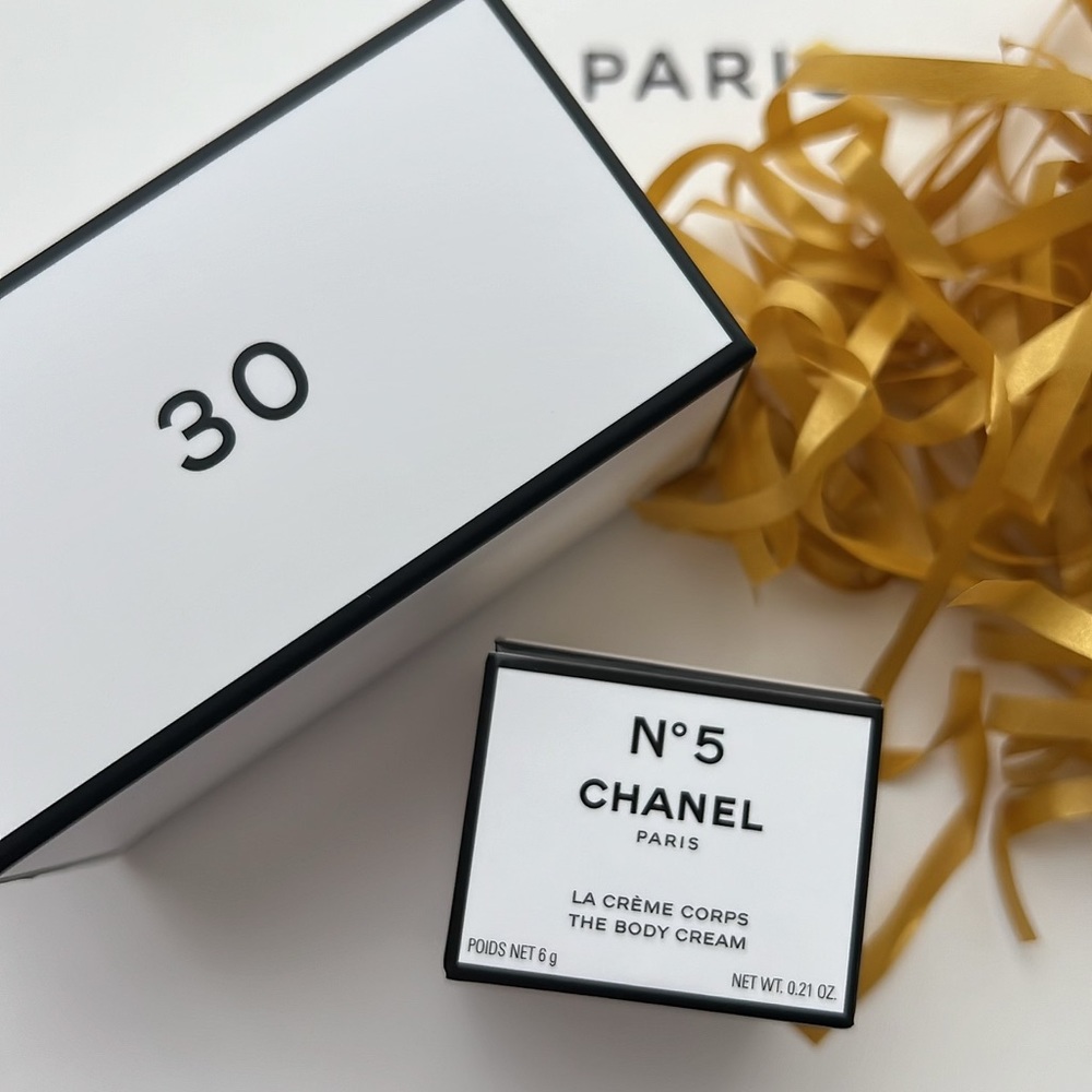 CHANEL Advent Calender Box 30